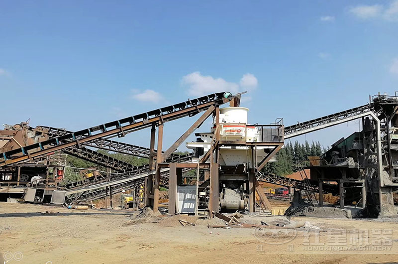 制砂生產(chǎn)現(xiàn)場實拍 制砂生產(chǎn)現(xiàn)場實拍