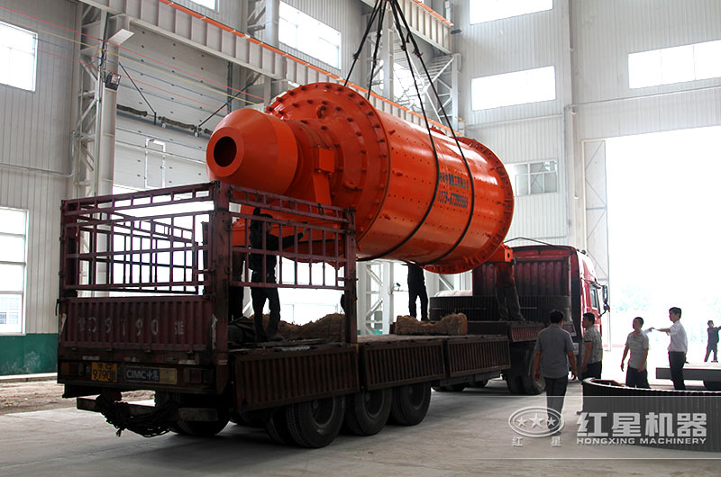 球磨機制砂設(shè)備發(fā)貨進行中