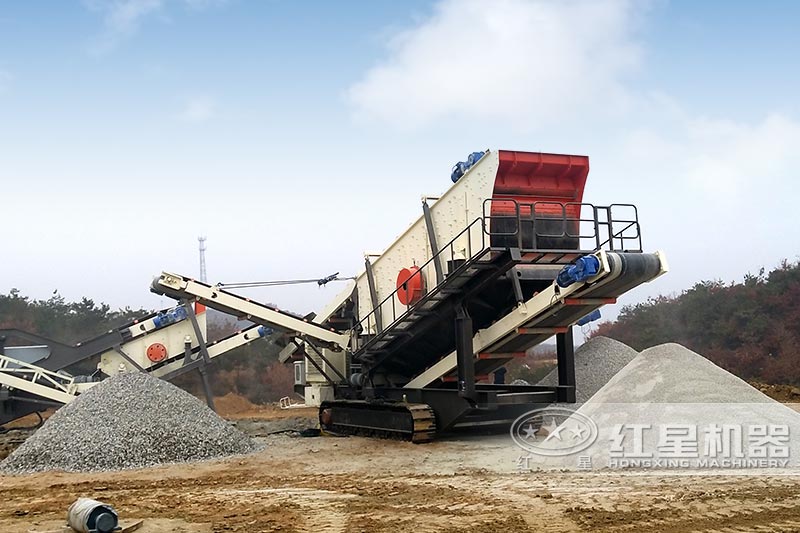 移動(dòng)式制砂生產(chǎn)現(xiàn)場