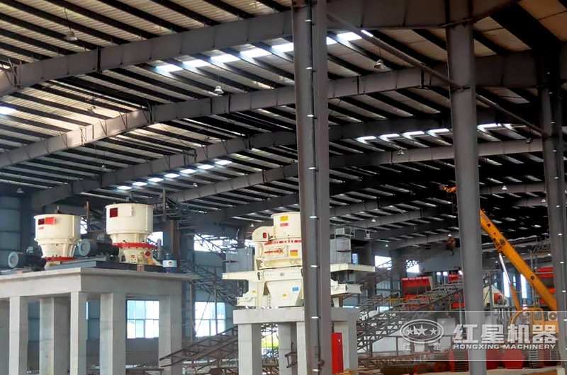 時(shí)產(chǎn)100噸制砂生產(chǎn)現(xiàn)場(chǎng) 時(shí)產(chǎn)100噸制砂生產(chǎn)現(xiàn)場(chǎng)