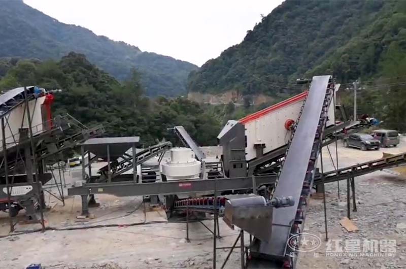 移動(dòng)制砂機(jī)一體機(jī)現(xiàn)場實(shí)拍 移動(dòng)制砂機(jī)一體機(jī)現(xiàn)場實(shí)拍