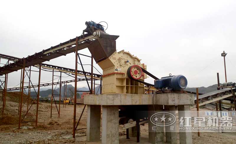 細碎制砂機現(xiàn)場