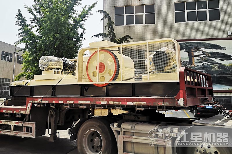 對輥制砂機(jī)發(fā)貨 對輥制砂機(jī)發(fā)貨