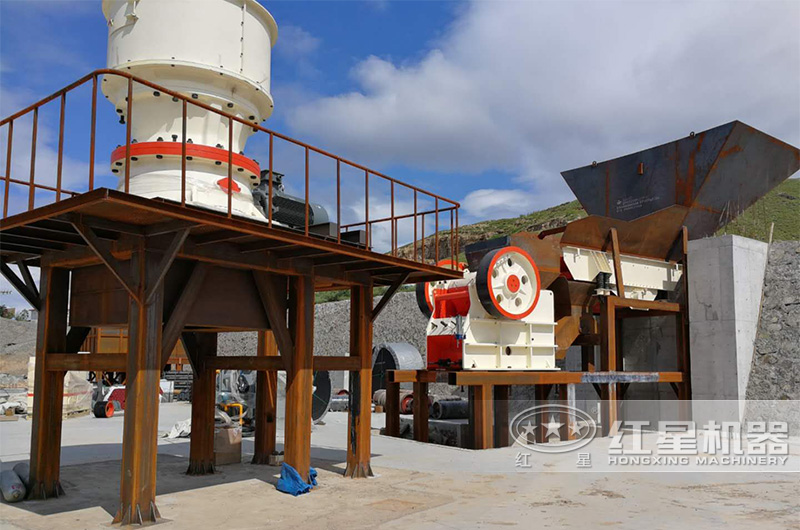 固定式碎石打粉現(xiàn)場(chǎng) 固定式碎石打粉現(xiàn)場(chǎng)