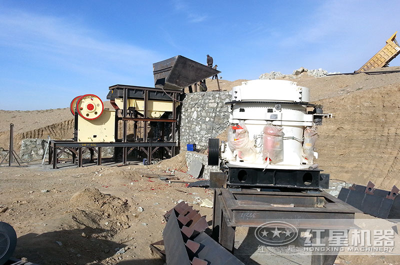 69顎式破碎機(jī)安裝現(xiàn)場