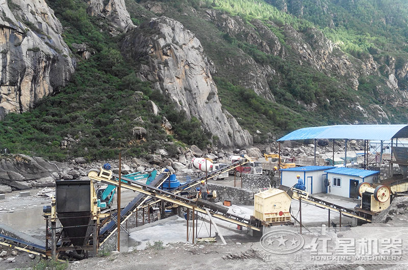 制砂生產(chǎn)線配置合理，出料均勻，產(chǎn)量穩(wěn)定