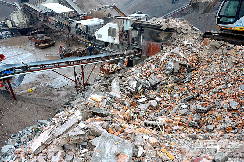 移動(dòng)破碎站可讓混凝土廢料變廢為寶，實(shí)現(xiàn)價(jià)值