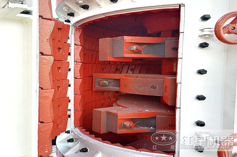 立式破碎機生產石料產能高，破碎性能強