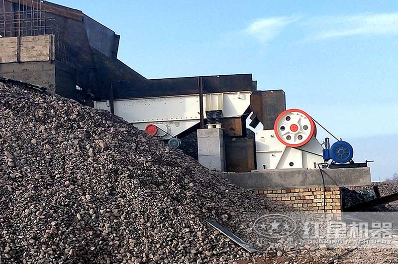 玄武巖碎石機(jī)加工現(xiàn)場