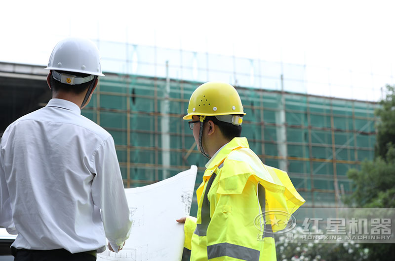 紅星機(jī)器工程師為用戶(hù)現(xiàn)場(chǎng)安裝設(shè)備 紅星機(jī)器工程師為用戶(hù)現(xiàn)場(chǎng)安裝設(shè)備