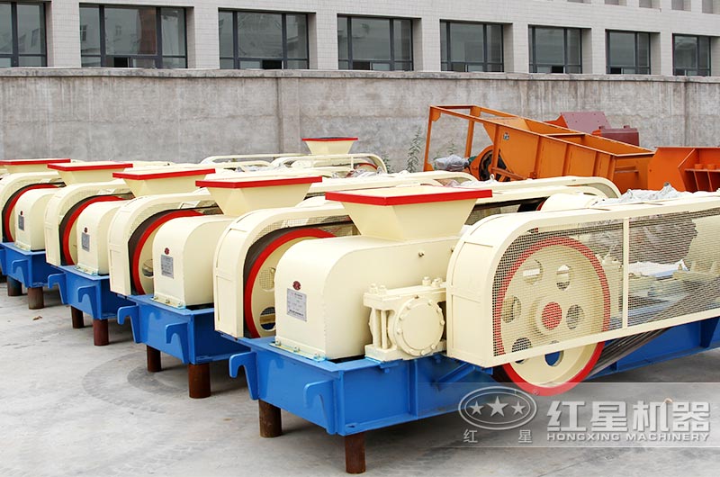 對(duì)輥式破碎機(jī) 對(duì)輥式破碎機(jī)