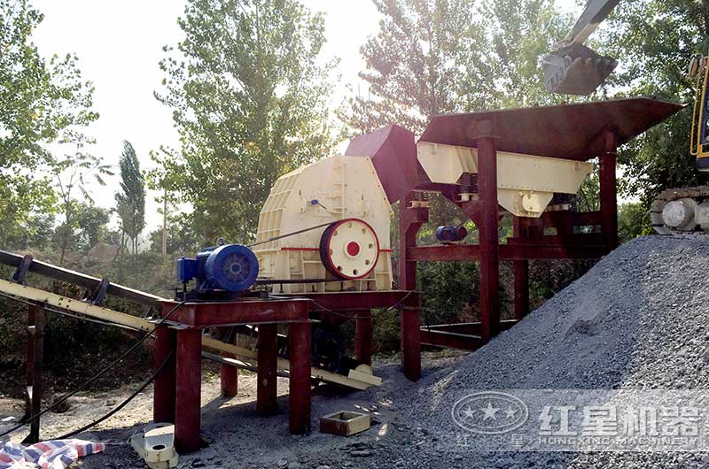 固定式石灰石碎石生產(chǎn)線現(xiàn)場 固定式石灰石碎石生產(chǎn)線現(xiàn)場