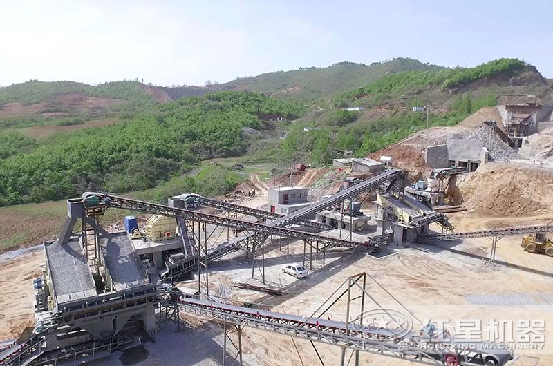 砂石料廠生產(chǎn)設(shè)備作業(yè)現(xiàn)場 砂石料廠生產(chǎn)設(shè)備作業(yè)現(xiàn)場