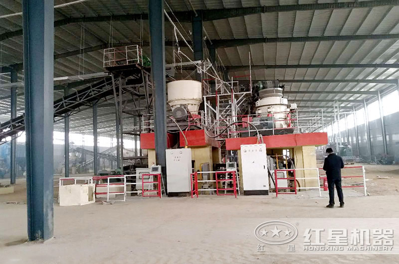 固定式碎石生產(chǎn)線作業(yè)現(xiàn)場(chǎng) 固定式碎石生產(chǎn)線作業(yè)現(xiàn)場(chǎng)