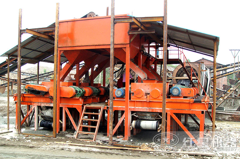 對輥破作業(yè)現(xiàn)場 對輥破作業(yè)現(xiàn)場