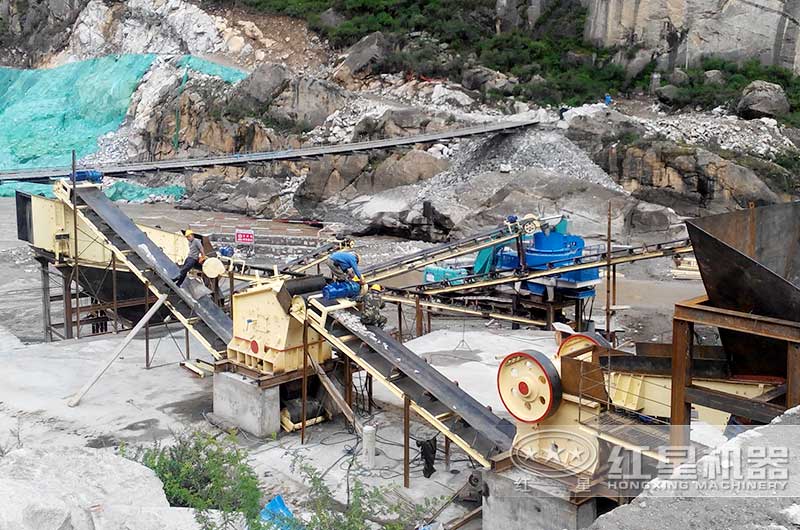 傳統(tǒng)制砂機(jī)作業(yè)現(xiàn)場(chǎng) 傳統(tǒng)制砂機(jī)作業(yè)現(xiàn)場(chǎng)